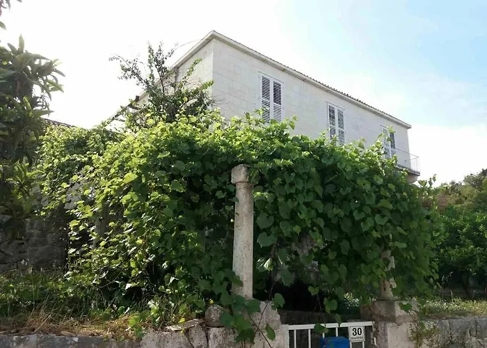 Апартаменты By The Sea Hvar - 15401